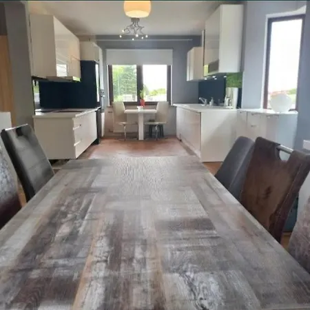 Bialy Dom Prázdninový dům Pomiechówek