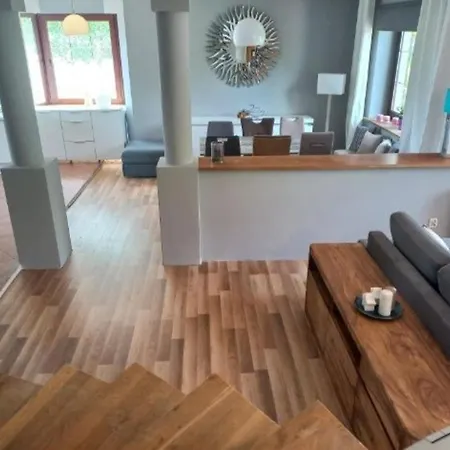 Bialy Dom Prázdninový dům Pomiechówek